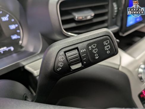 Used 2023 Ford Explorer XLT w/ Equipment Group 202A AWD/4WD image 19