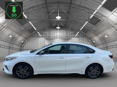 Used 2023 Kia Forte GT-Line w/ GT-Line Technology Package FWD image 2