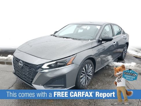 Used 2025 Nissan Altima 2.5 SV image 3