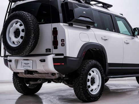 Used 2024 Land Rover Defender 110 S image 14