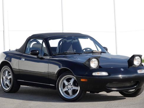 Used 1996 MAZDA MX-5 Miata RWD image 50