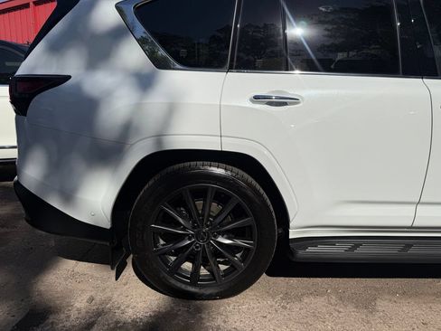 Used 2025 Lexus LX 700h F Sport AWD/4WD image 34