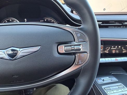 Used 2023 Genesis GV70 2.5T w/ Advanced Package image 22