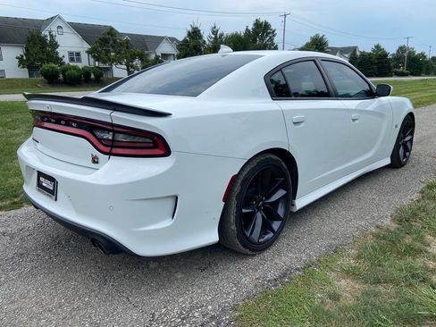 Used 2019 Dodge Charger Scat Pack RWD image 5