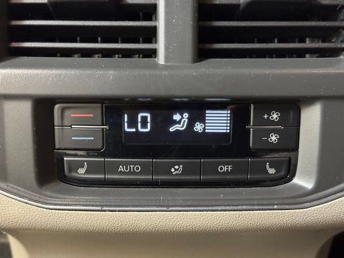 Used 2019 Volkswagen Atlas SEL Premium AWD/4WD image 25