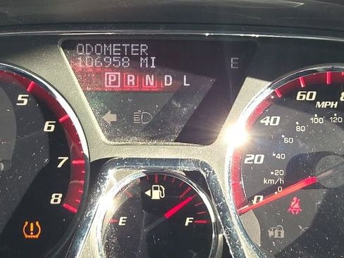 Used 2016 GMC Acadia SLE image 42