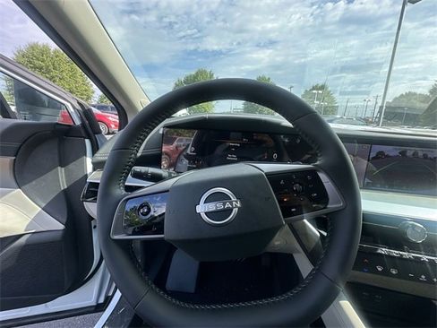 Certified 2025 Nissan Murano SL image 11