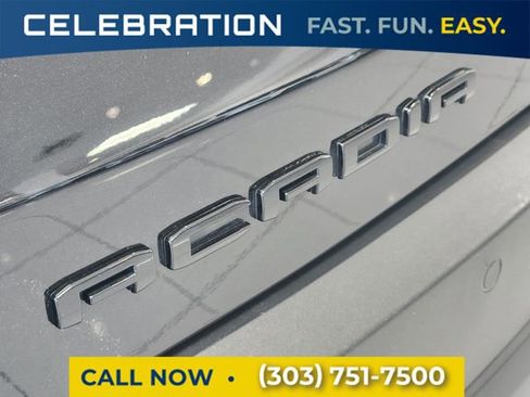 Used 2023 GMC Acadia SLE w/ Driver Convenience Package image 14