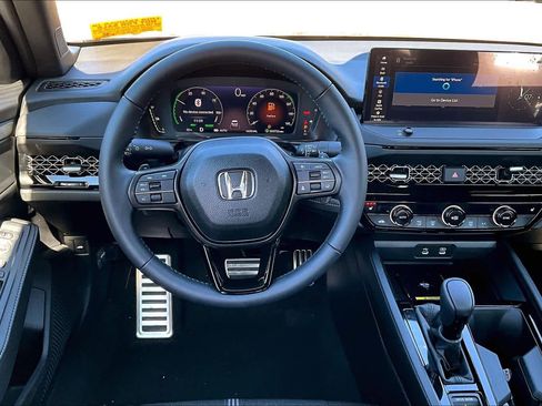Used 2025 Honda Accord Sport image 6