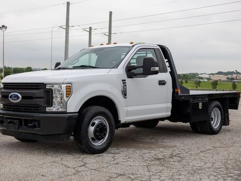 Used 2019 Ford F350 XL w/ Power Equipment Group RWD image 3