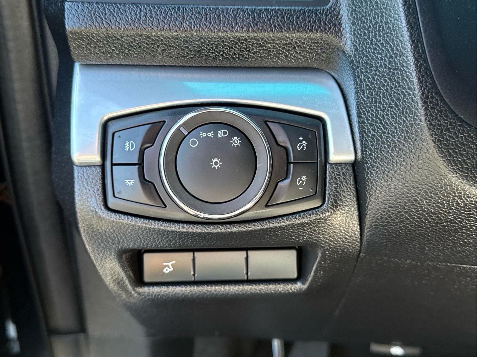 Used 2017 Ford Explorer Limited w/ Equipment Group 303A AWD/4WD image 22