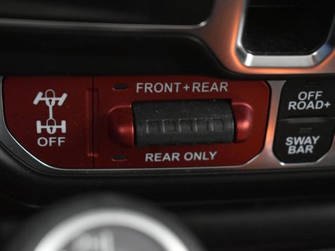 Used 2024 Jeep Gladiator Rubicon w/ Convenience Group image 32