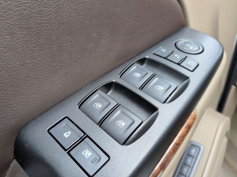 Used 2016 Chevrolet Tahoe LTZ AWD/4WD image 28