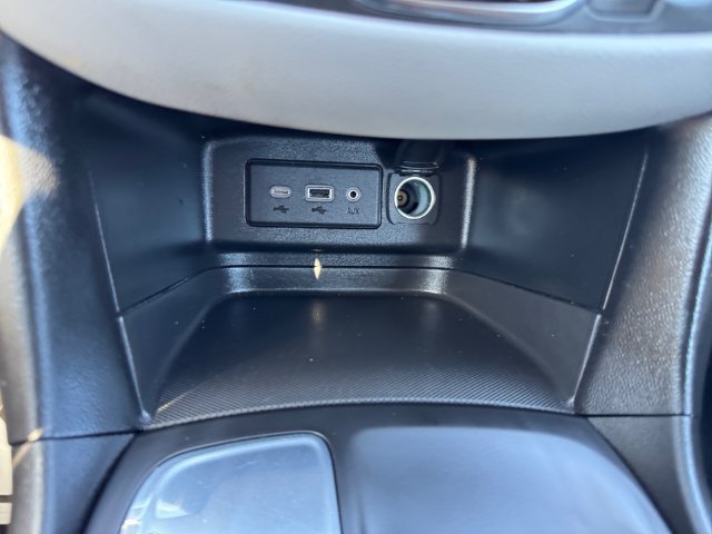 Used 2021 Chevrolet Equinox LS FWD image 19