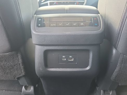 Used 2025 Nissan Pathfinder SV FWD image 10