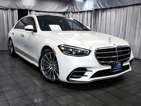Used 2022 Mercedes-Benz S 500 4MATIC image 3