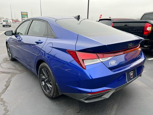 Used 2023 Hyundai Elantra SEL image 4