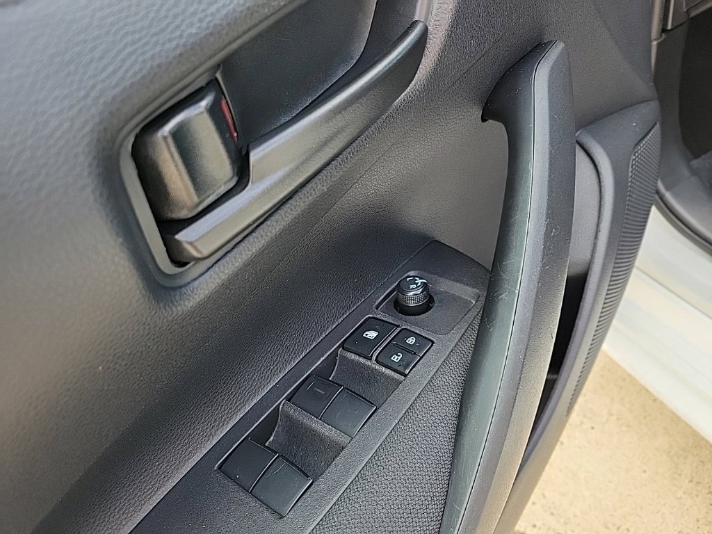 Used 2024 Toyota Corolla LE FWD image 27