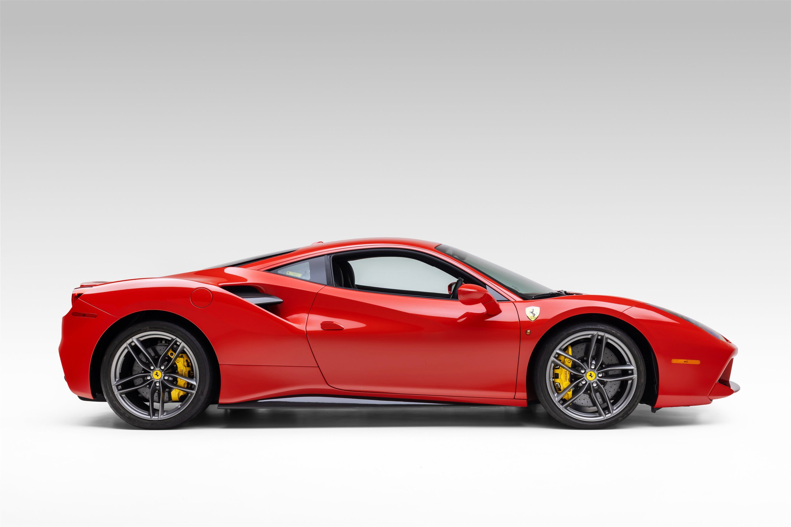 Certified 2018 Ferrari 488 GTB RWD image 11