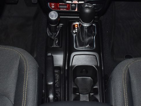 Used 2024 Jeep Wrangler Unlimited Sport AWD/4WD image 30