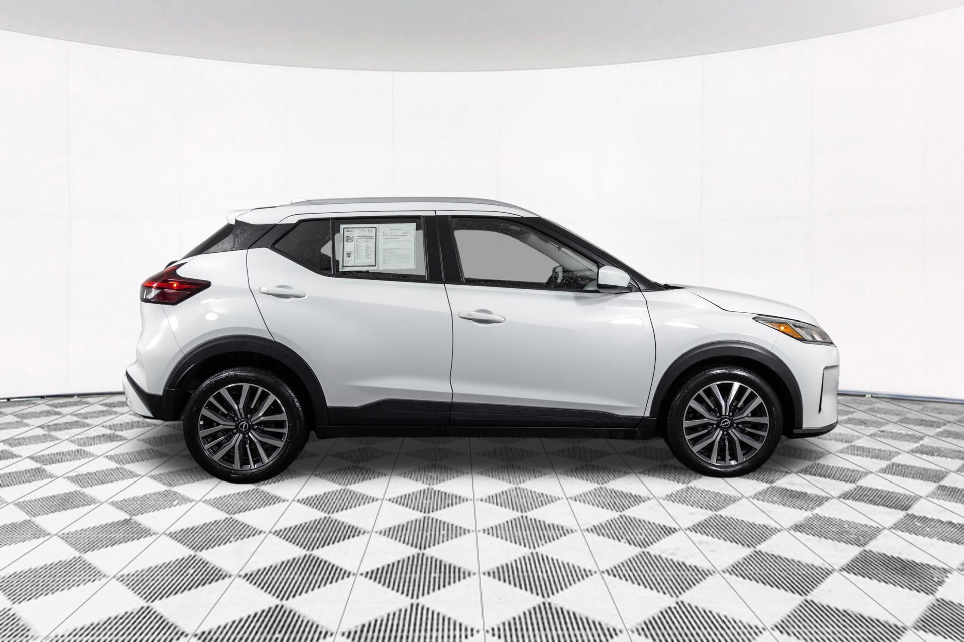 Used 2022 Nissan Kicks SV FWD image 19