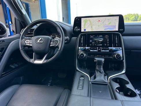 Used 2023 Lexus LX 600 4WD w/ Appearance Package image 17