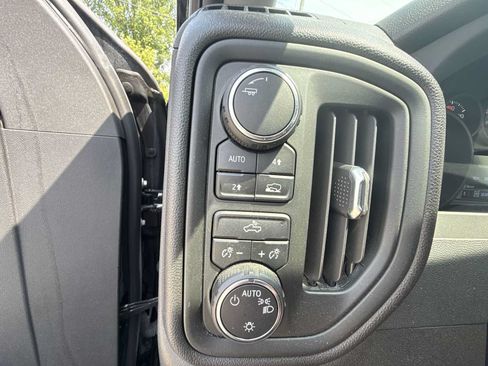 Certified 2024 Chevrolet Silverado 1500 Custom w/ Turbomax Blackout Package AWD/4WD image 17