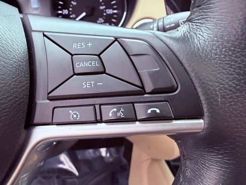 Used 2017 Nissan Rogue SL w/ SL Premium Package image 25