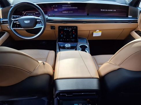 New 2025 Cadillac Escalade IQ Luxury 2 image 11
