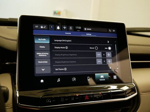 New 2025 Jeep Compass Limited image 30