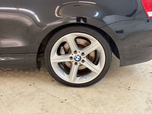 Used 2009 BMW 135i Convertible RWD image 10