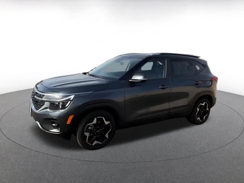 Used 2025 Kia Seltos S FWD image 8