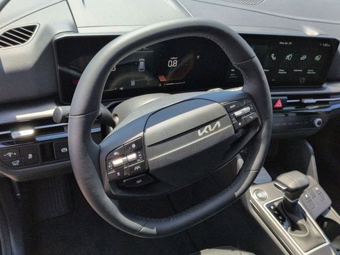 New 2026 Kia Sportage EX FWD image 11