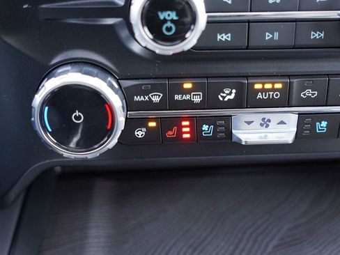 Used 2024 Ford F350 Platinum w/ Tremor Off-Road Package image 29