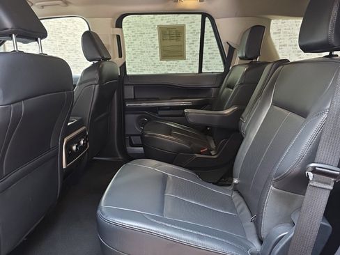 Used 2024 Ford Expedition XLT image 14