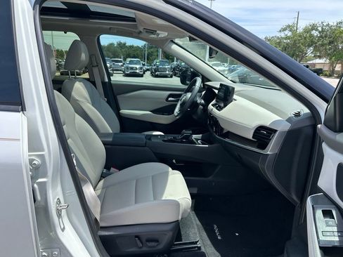 Certified 2024 Nissan Rogue SL w/ SL Premium Package FWD image 40