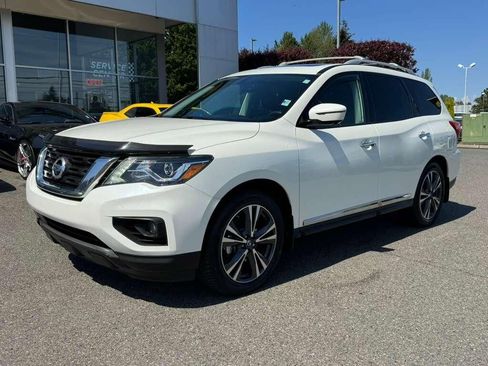 Used 2017 Nissan Pathfinder Platinum AWD/4WD image 3