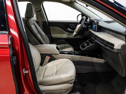 Used 2022 Lincoln Corsair AWD w/ Premium Package image 34