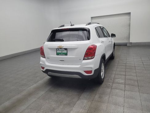 Used 2020 Chevrolet Trax LT w/ LT Convenience Package FWD image 9