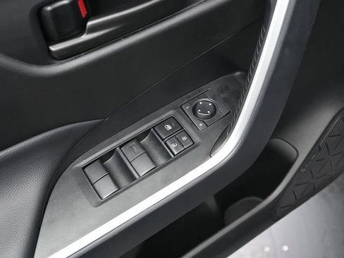 Certified 2025 Toyota RAV4 LE AWD/4WD image 17