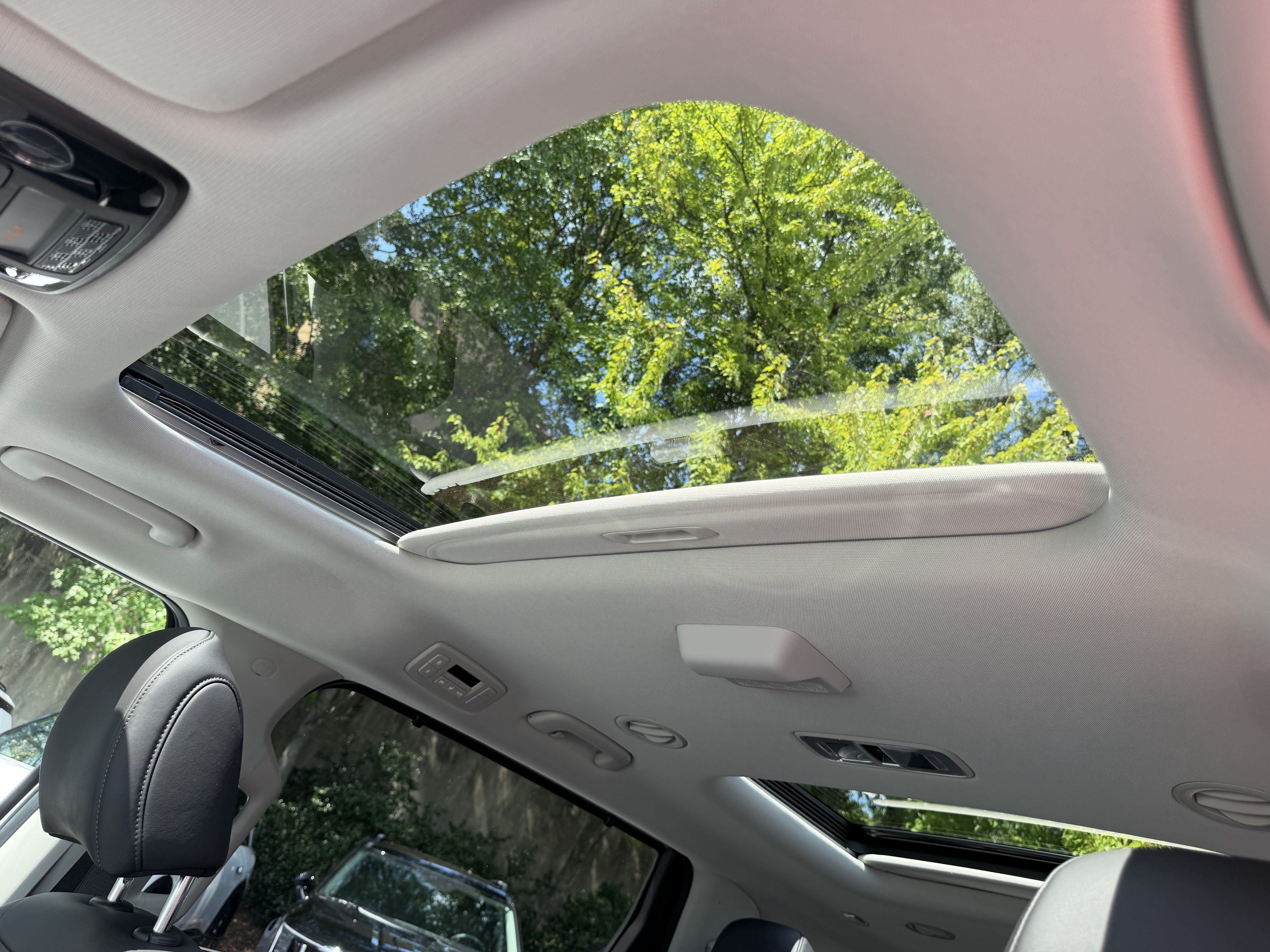 Certified 2026 Kia Carnival SX FWD image 30