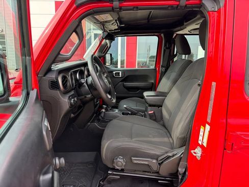 Used 2018 Jeep Wrangler Unlimited Sport AWD/4WD image 14