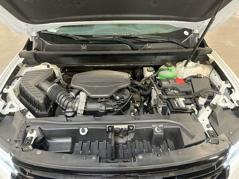 Used 2023 GMC Acadia AT4 w/ Preferred Package image 33