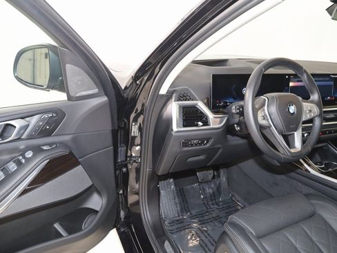 Used 2023 BMW X7 xDrive40i w/ Premium Package image 50