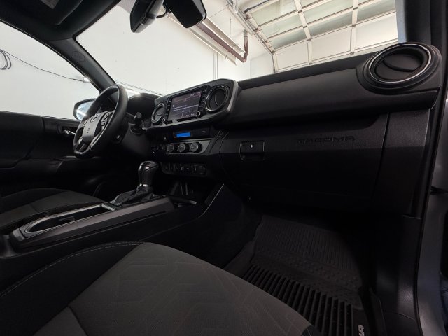 Used 2021 Toyota Tacoma TRD Off-Road w/ Technology Package AWD/4WD image 20