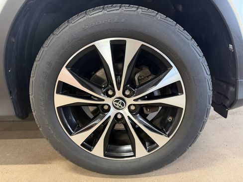 Used 2015 Toyota RAV4 Limited w/ Technology Package AWD/4WD image 27
