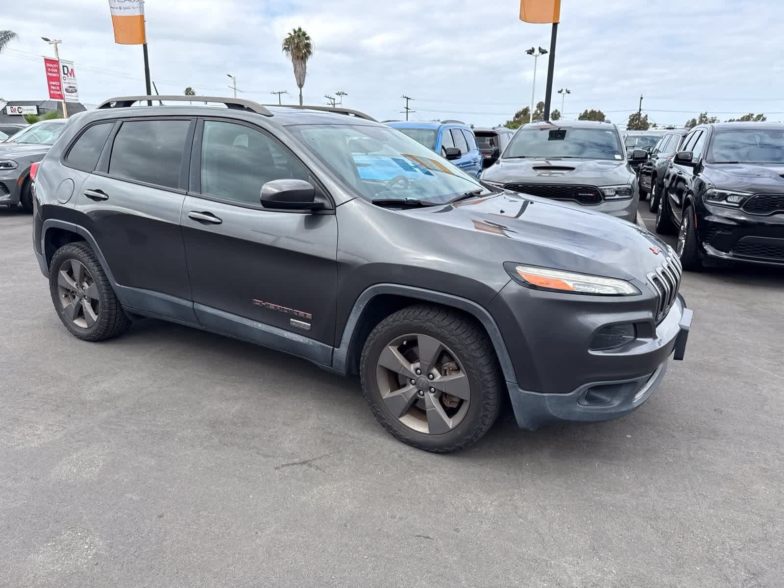 Used 2017 Jeep Cherokee 75th Anniversary FWD image 10
