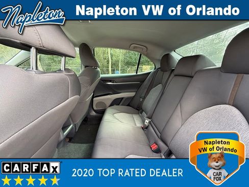 Used 2018 Toyota Camry LE image 19