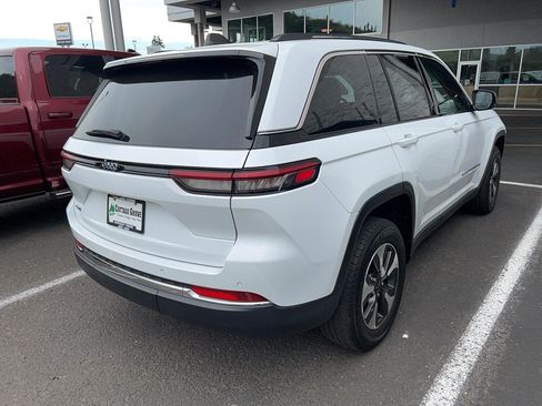 Used 2024 Jeep Grand Cherokee Limited 4xe AWD/4WD image 10