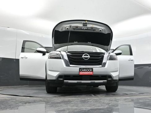 Used 2025 Nissan Pathfinder SL FWD image 77